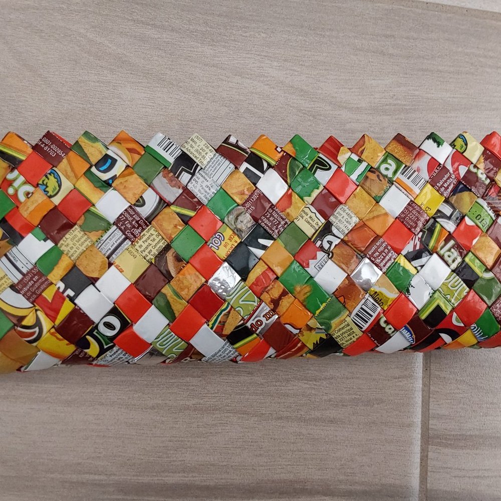 Multi-color Print Woven Vinyl Oblong Multi-function Zipper Pouch. Size  3x8.5